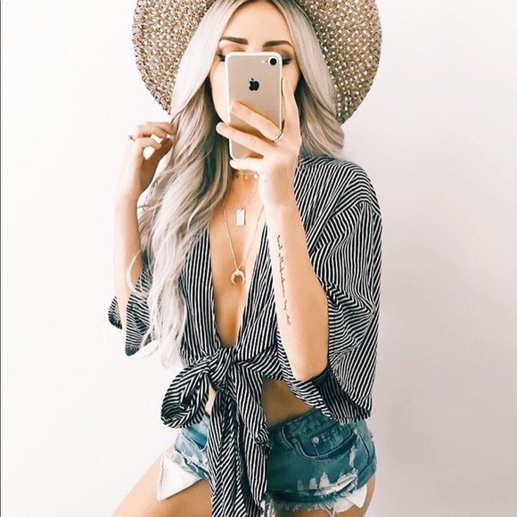 LAST 2️⃣ Madison Striped Wrap Top - Picture 6 of 8